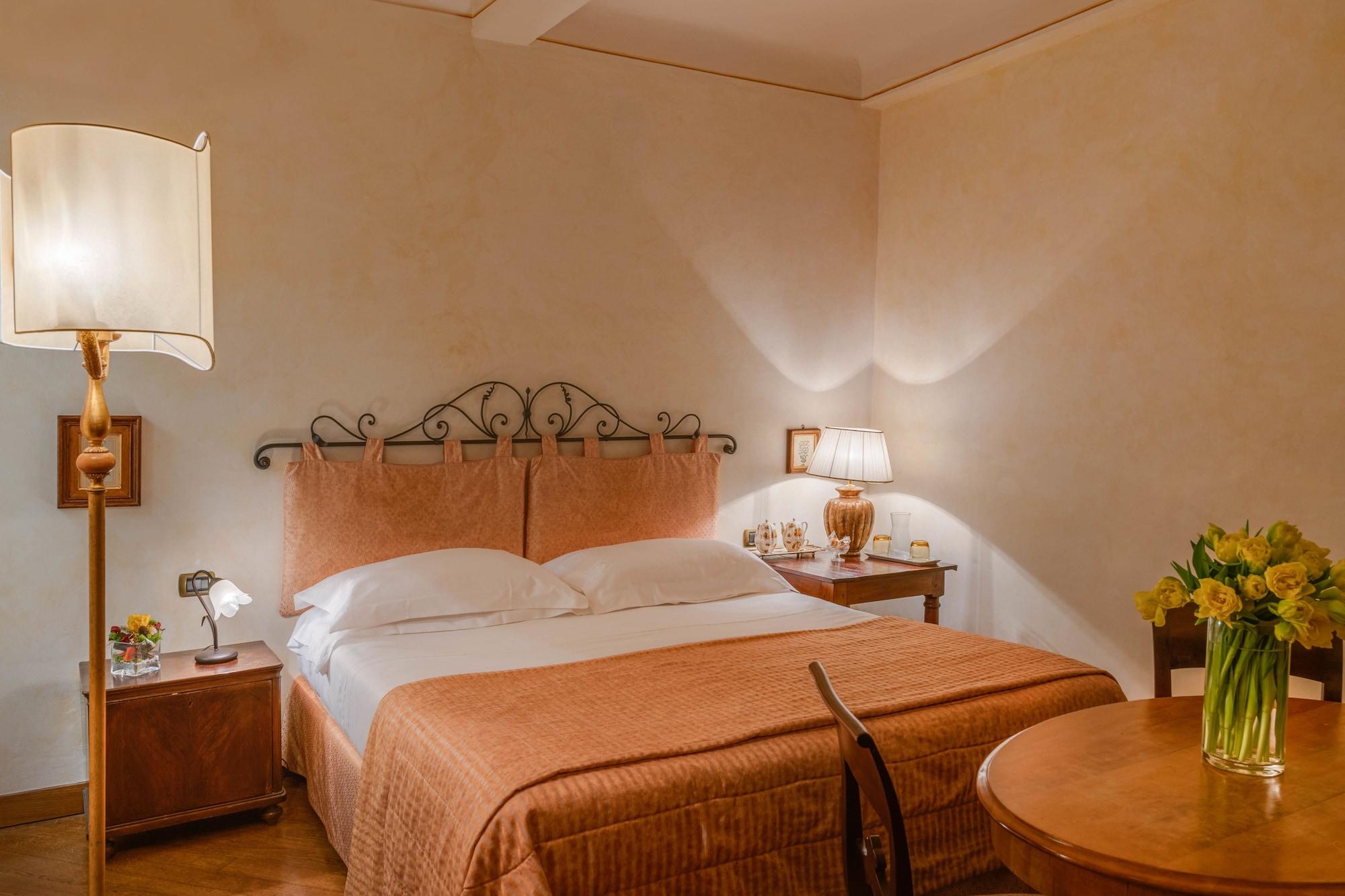 Bed & Breakfast Residenza D'Epoca In Piazza Della Signoria Florence ...