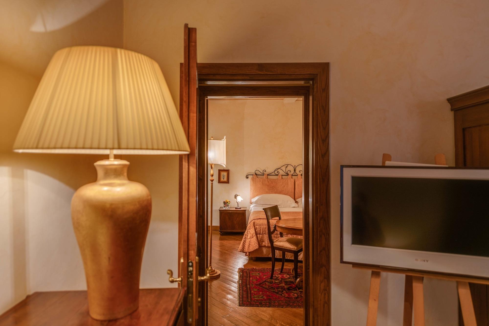 Bed & Breakfast Residenza D'Epoca In Piazza Della Signoria Florence ...